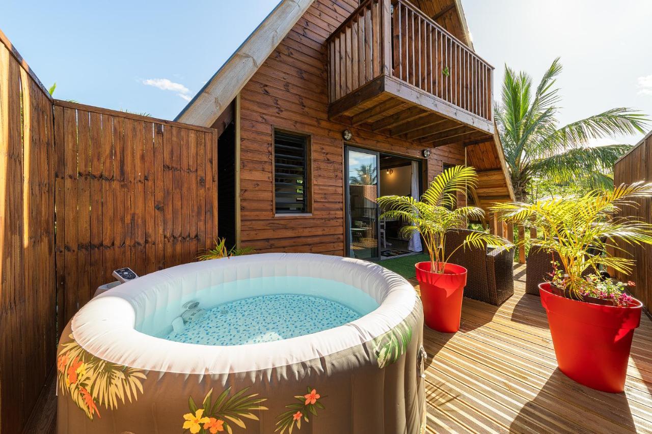 Charmant Chalet Avec Jacuzzi, L'Ile O Vert Saint-Philippe Luaran gambar
