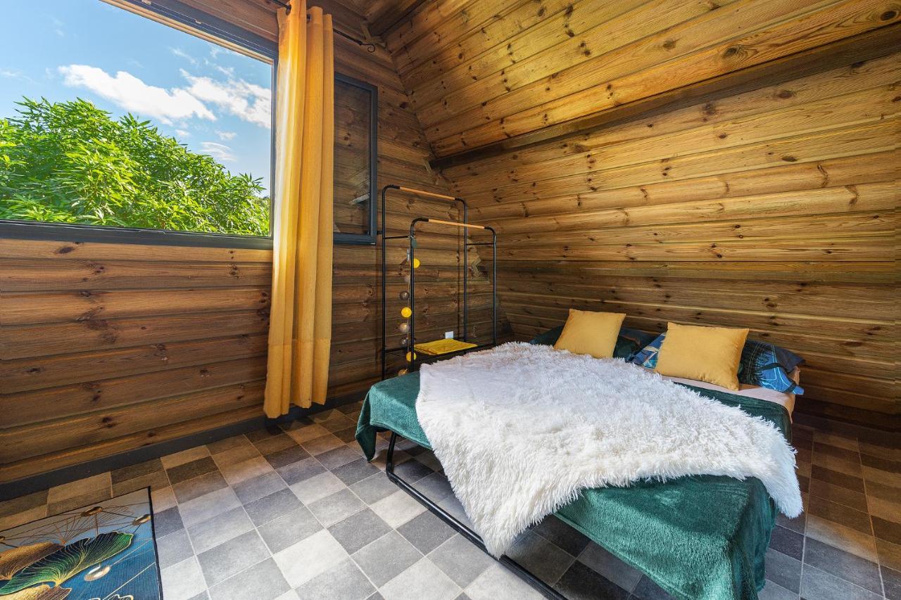 Charmant Chalet Avec Jacuzzi, L'Ile O Vert Saint-Philippe Luaran gambar