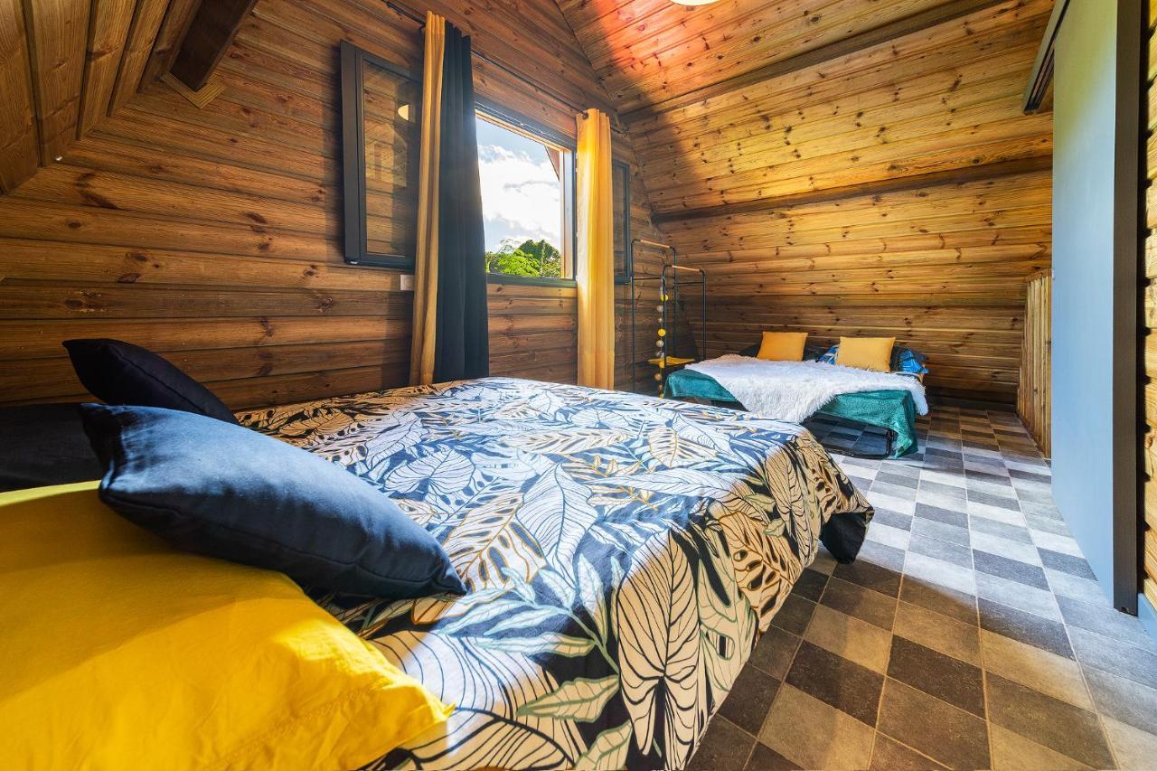 Charmant Chalet Avec Jacuzzi, L'Ile O Vert Saint-Philippe Luaran gambar