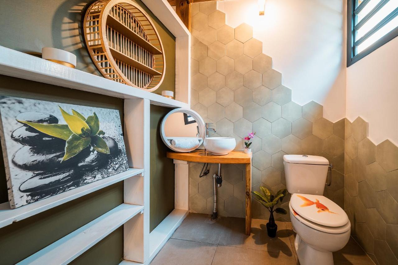Charmant Chalet Avec Jacuzzi, L'Ile O Vert Saint-Philippe Luaran gambar
