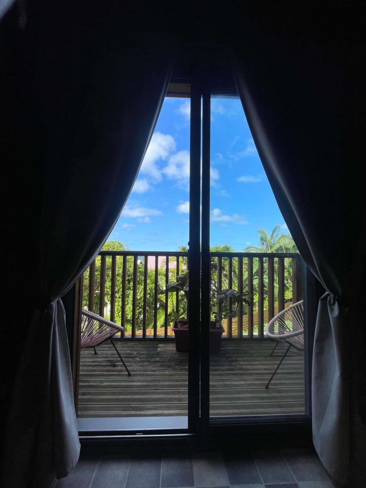Charmant Chalet Avec Jacuzzi, L'Ile O Vert Saint-Philippe Luaran gambar
